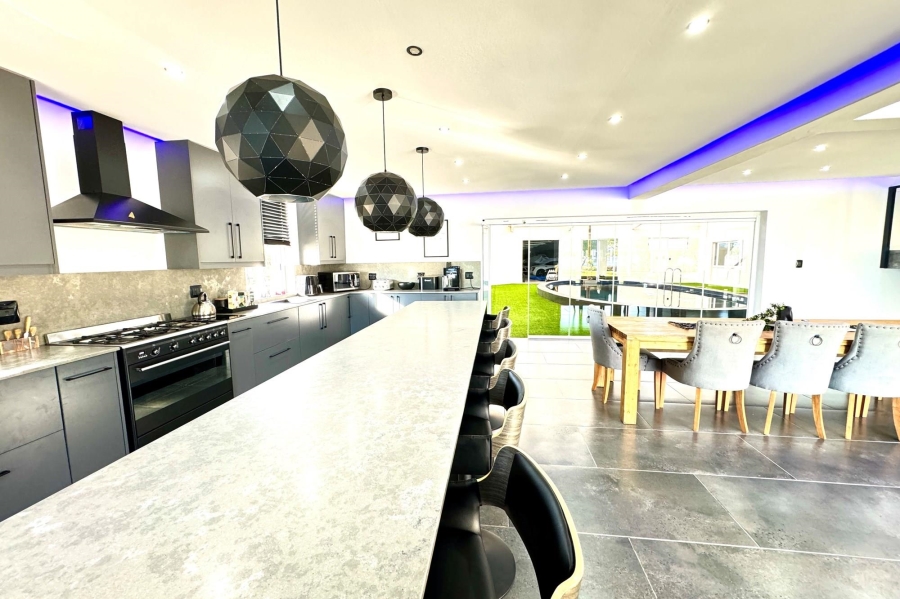 9 Bedroom Property for Sale in Long Acres Country Estate Western Cape